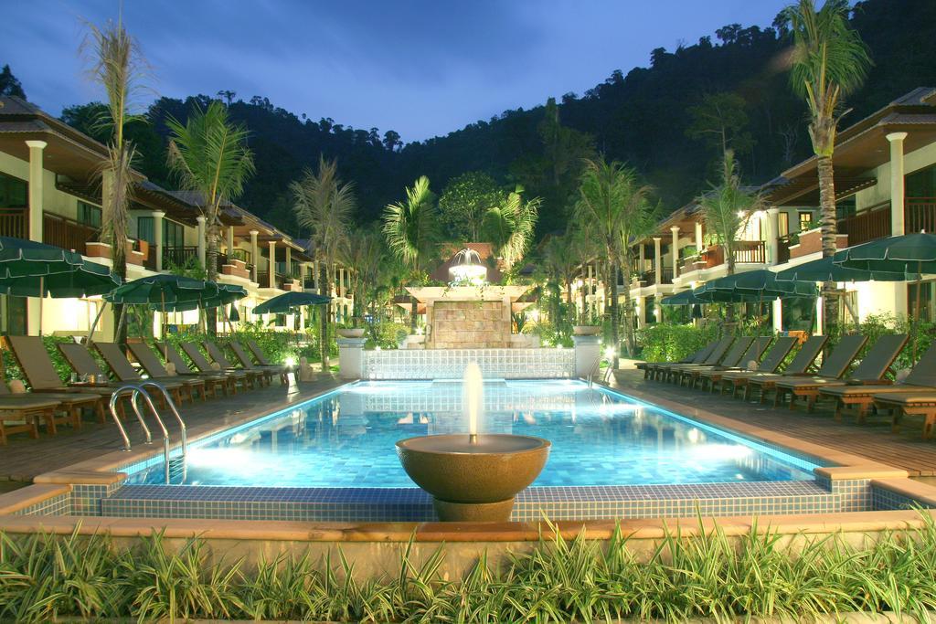 Khaolak Bayfront Resort Takuapa Exteriör bild
