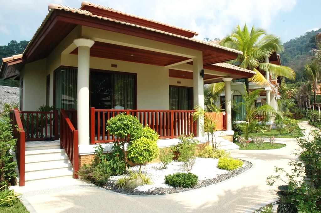 Khaolak Bayfront Resort Takuapa Exteriör bild