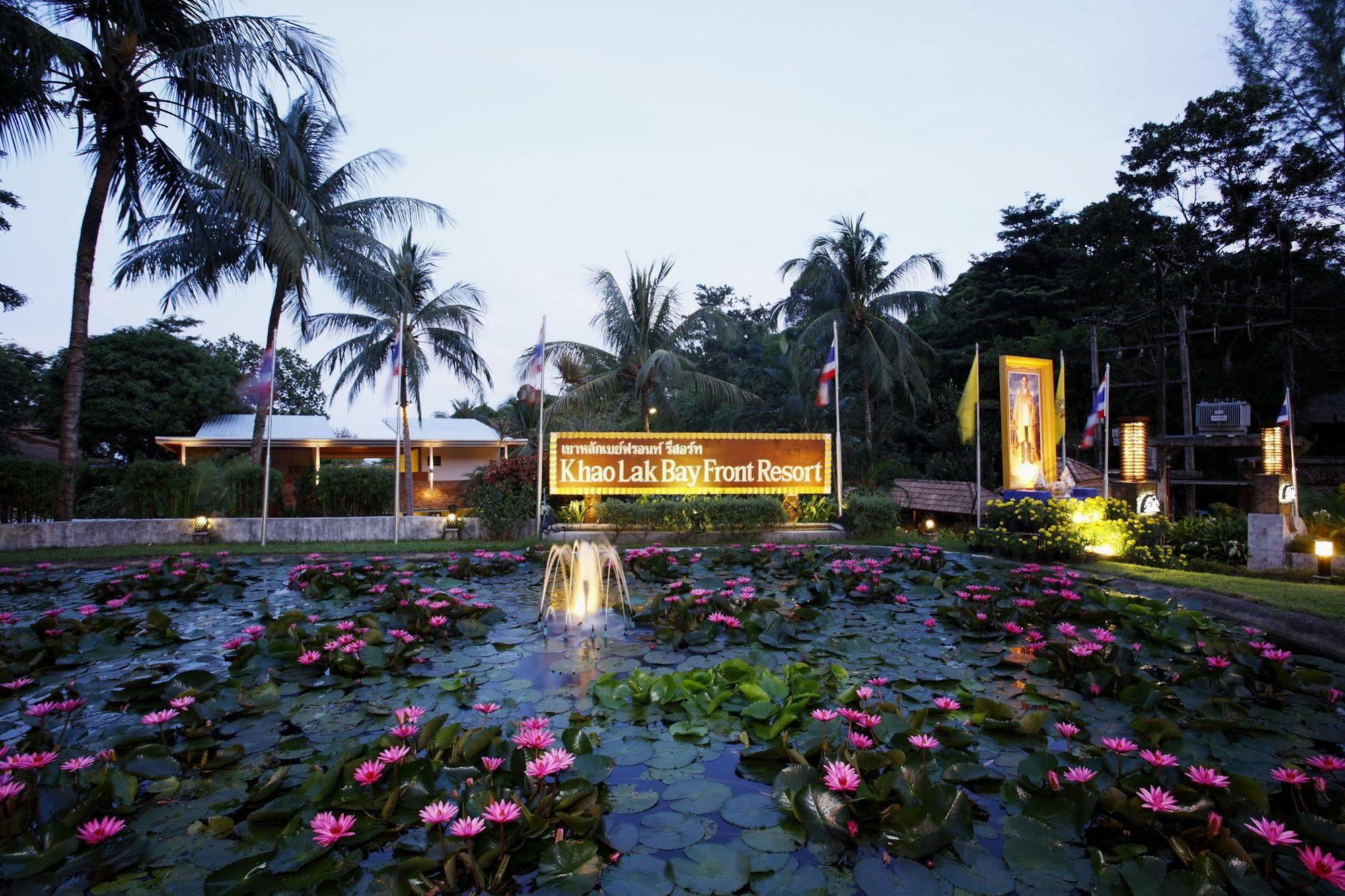 Khaolak Bayfront Resort Takuapa Exteriör bild