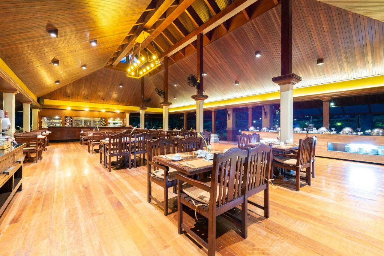 Khaolak Bayfront Resort Takuapa Exteriör bild